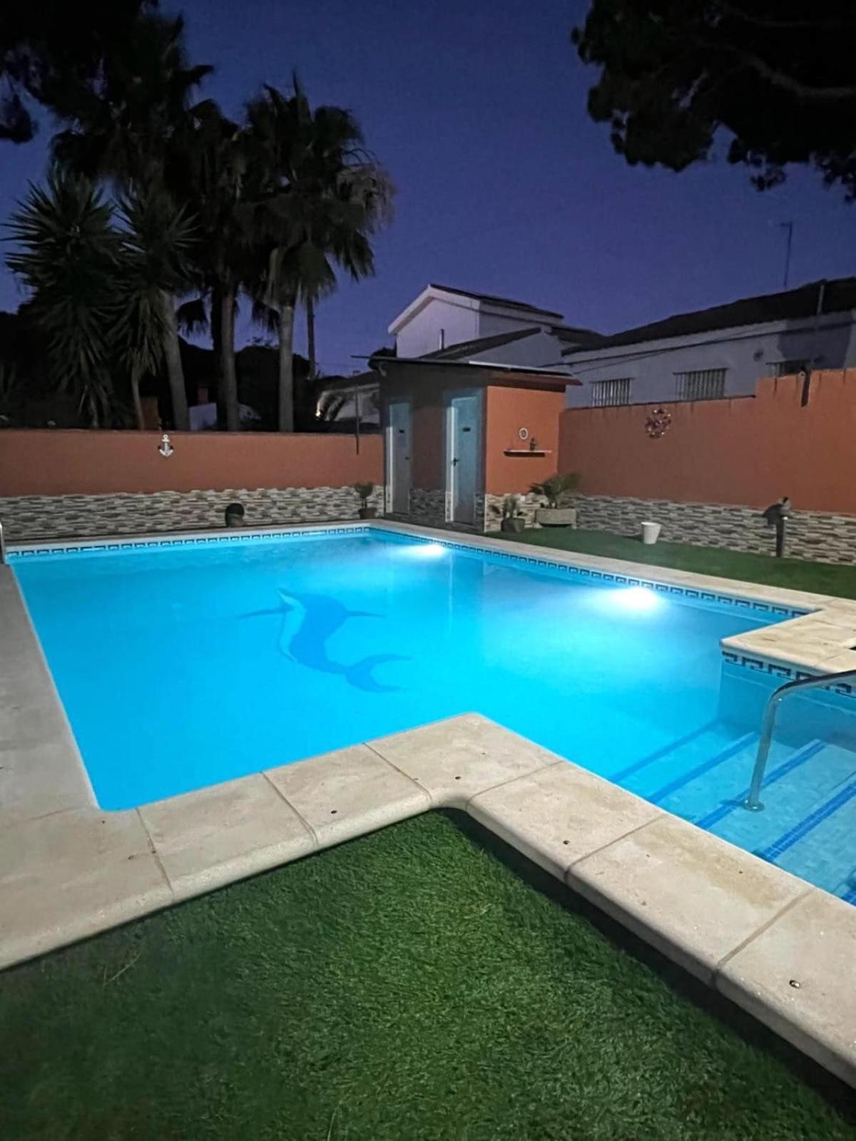 Chalet Los Pinos Con Piscina Privada Novo Sancti Petri Exterior photo